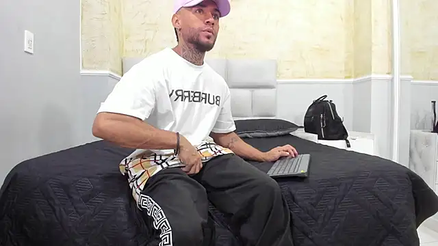 Snapshot of BruceNixon chatting on February 15, 8:56 pm BruceNixon online show from February 15, 8:56 pm