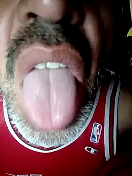 Snapshot of rodrig6987_1 chatting on October 11, 3:32 am rodrig6987 1 online show from October 11, 3:32 am