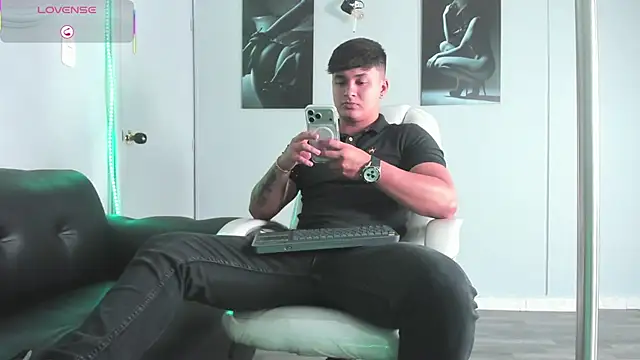 Cristopher strong online show from January 17, 1:47 pm