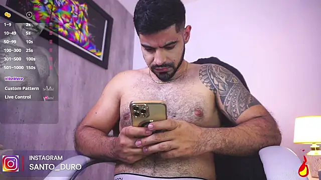 Snapshot of king_hard chatting on October 6, 3:44 am king hard online show from October 6, 3:44 am