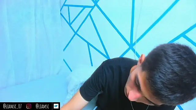 liam scott77 online show from October 3, 12:26 am