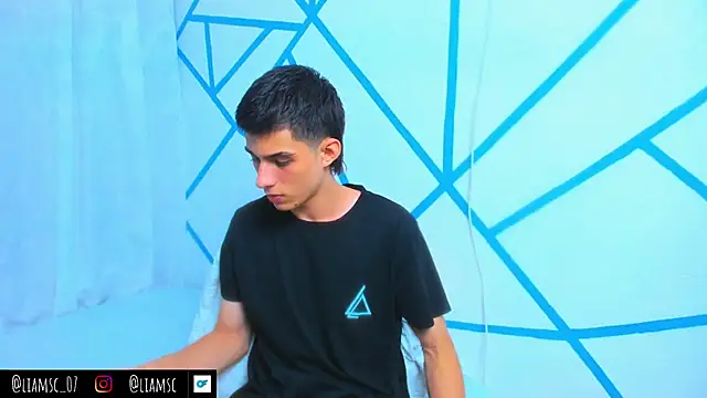 liam scott77 online show from October 4, 11:42 pm