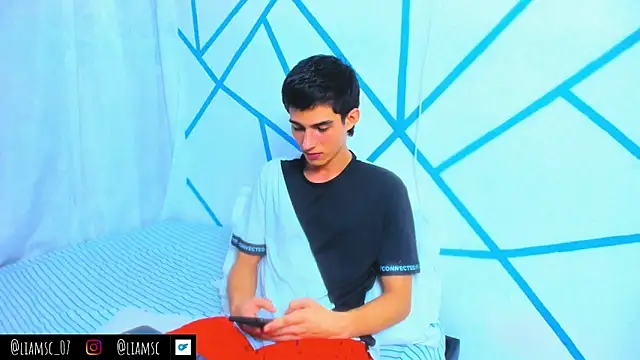 liam scott77 online show from September 25, 5:06 am