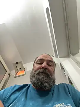 Snapshot of ros217 chatting on September 29, 6:23 am ros217 online show from September 29, 6:23 am