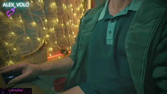 alex-volo online show from December 22, 2:28 am