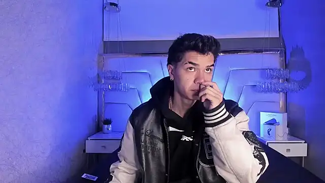 AndyPalmer  online show from February 11, 11:32 am