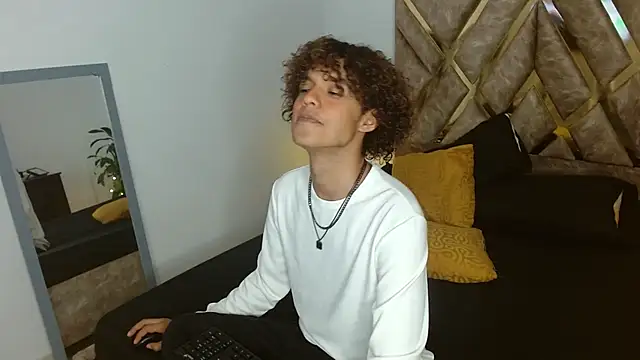 Snapshot of nickolas_moon chatting on January 29, 9:17 pm nickolas moon online show from January 29, 9:17 pm