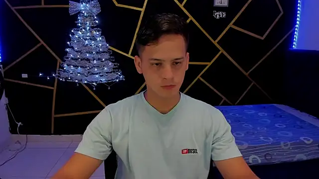 JANER 03 online show from December 5, 10:45 pm