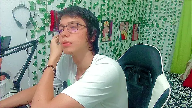 Andy gray online show from March 27, 2:40 pm