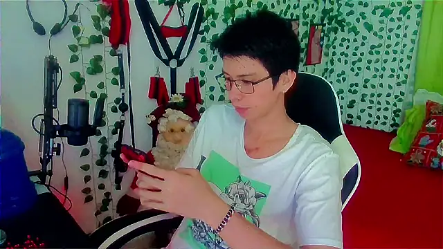 Andy gray online show from December 21, 4:48 pm