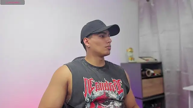 JamesGraay online show from December 15, 9:17 am