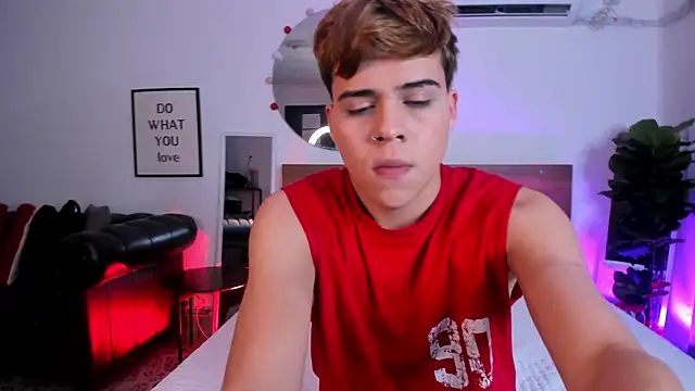 justinbiler online show from December 6, 4:14 am