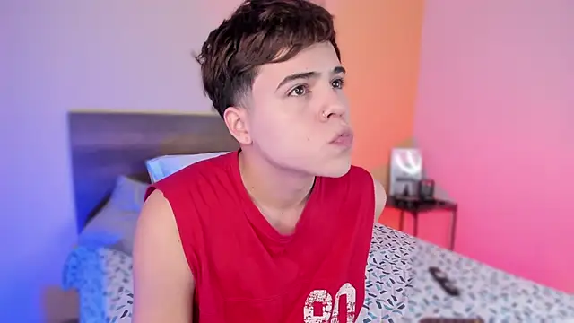 justinbiler online show from February 8, 12:39 pm