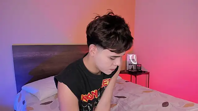 justinbiler online show from February 7, 12:28 pm