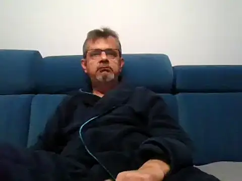 axecoman60 online show from February 13, 6:27 pm