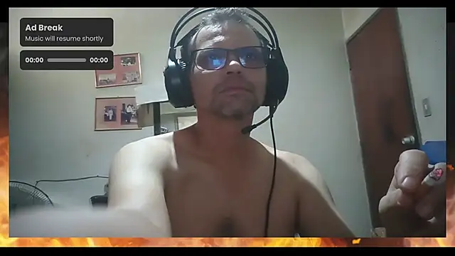 Snapshot of Aj_love22 chatting on March 12, 7:28 pm Aj love22 online show from March 12, 7:28 pm