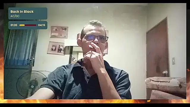 Snapshot of Aj_love22 chatting on January 1, 2:41 am Aj love22 online show from January 1, 2:41 am