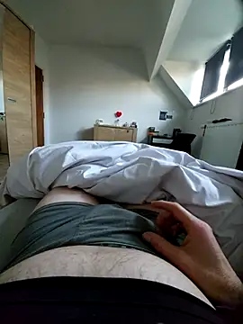 Snapshot of pascalino100 chatting on March 9, 7:23 am pascalino100 online show from March 9, 7:23 am