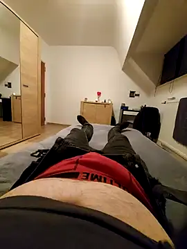 Snapshot of pascalino100 chatting on January 27, 6:52 pm pascalino100 online show from January 27, 6:52 pm