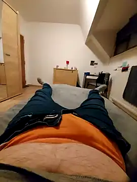 Snapshot of pascalino100 chatting on February 11, 6:01 pm pascalino100 online show from February 11, 6:01 pm