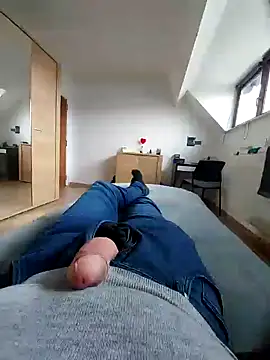 Snapshot of pascalino100 chatting on January 17, 11:27 am pascalino100 online show from January 17, 11:27 am