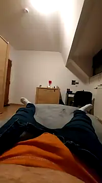 Snapshot of pascalino100 chatting on February 7, 7:49 pm pascalino100 online show from February 7, 7:49 pm