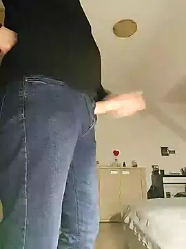 Snapshot of pascalino100 chatting on January 11, 7:49 pm pascalino100 online show from January 11, 7:49 pm