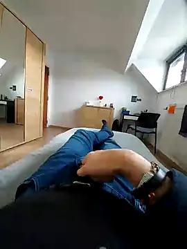 Snapshot of pascalino100 chatting on January 14, 11:42 am pascalino100 online show from January 14, 11:42 am