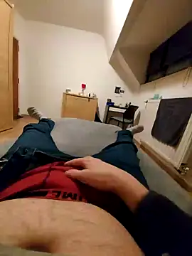 Snapshot of pascalino100 chatting on February 14, 7:33 pm pascalino100 online show from February 14, 7:33 pm