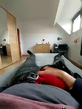 Snapshot of pascalino100 chatting on January 28, 10:12 am pascalino100 online show from January 28, 10:12 am