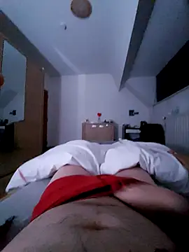 Snapshot of pascalino100 chatting on March 4, 2:06 am pascalino100 online show from March 4, 2:06 am