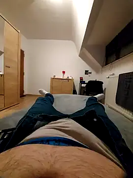 Snapshot of pascalino100 chatting on February 6, 8:02 pm pascalino100 online show from February 6, 8:02 pm