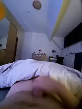 Snapshot of pascalino100 chatting on February 27, 12:30 am pascalino100 online show from February 27, 12:30 am