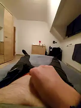 Snapshot of pascalino100 chatting on January 26, 8:34 pm pascalino100 online show from January 26, 8:34 pm