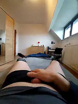 Snapshot of pascalino100 chatting on January 18, 9:24 am pascalino100 online show from January 18, 9:24 am