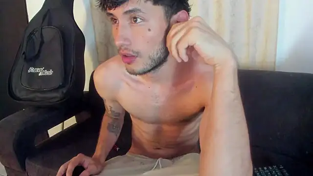 Henrikk senn online show from October 5, 9:52 pm