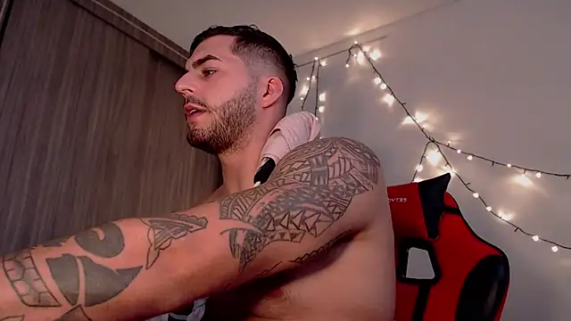 thomas gun online show from December 10, 5:33 pm