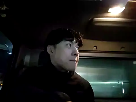 Snapshot of whitebriefboy chatting on January 29, 2:21 pm whitebriefboy online show from January 29, 2:21 pm