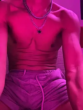 thesummerboy online show from December 17, 9:28 am