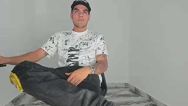 mikee scooth online show from January 15, 4:49 am