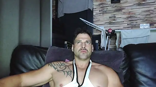 XxBigboybandxX online show from November 4, 8:21 pm