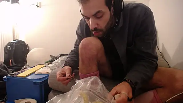 P4RtYBOII92 online show from November 21, 4:39 pm