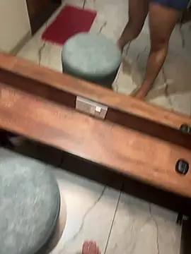 Snapshot of versatile_guy01 chatting on September 25, 12:37 pm versatile guy01 online show from September 25, 12:37 pm