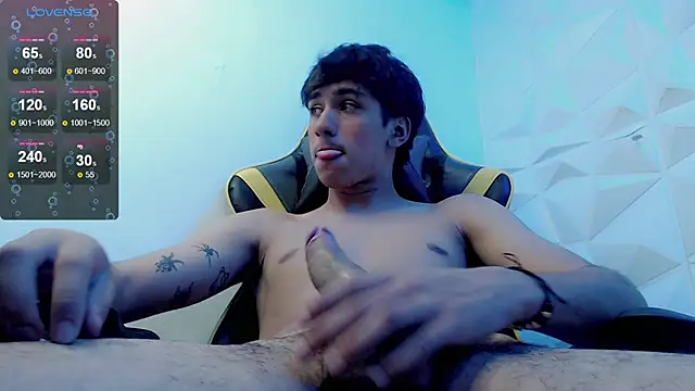 Snapshot of Jake_tripp chatting on January 26, 4:20 am Jake tripp online show from January 26, 4:20 am