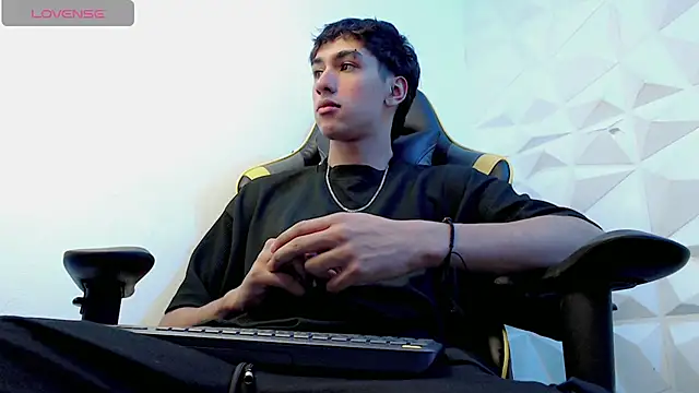 Snapshot of Jake_tripp chatting on January 4, 3:18 am Jake tripp online show from January 4, 3:18 am