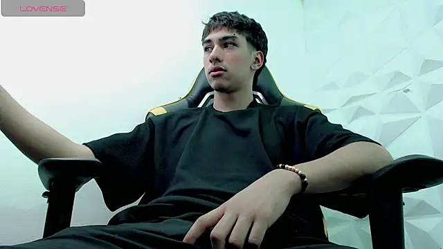 Snapshot of Jake_tripp chatting on December 17, 3:28 am Jake tripp online show from December 17, 3:28 am