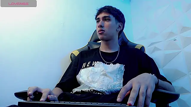 Snapshot of Jake_tripp chatting on December 18, 6:10 am Jake tripp online show from December 18, 6:10 am