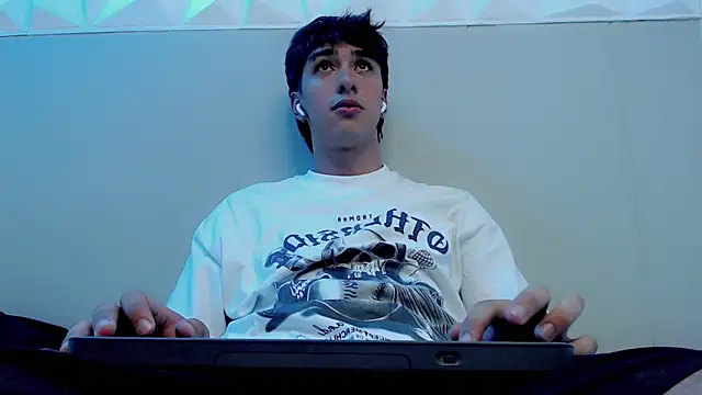 Snapshot of Jake_tripp chatting on September 27, 4:21 am Jake tripp online show from September 27, 4:21 am