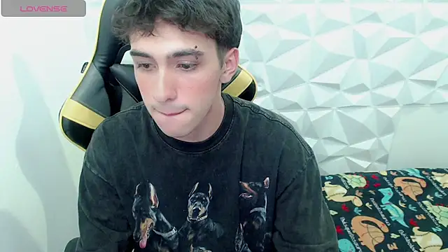 Snapshot of Jake_tripp chatting on January 8, 3:29 am Jake tripp online show from January 8, 3:29 am