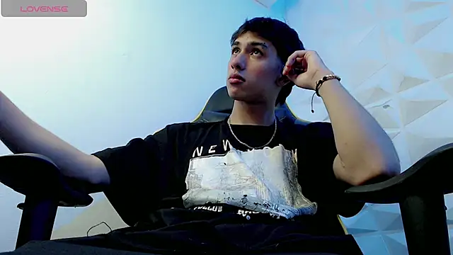 Snapshot of Jake_tripp chatting on December 24, 9:00 pm Jake tripp online show from December 24, 9:00 pm